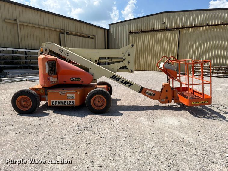 image for item FI0272 1994 JLG 40 Electric boom lift