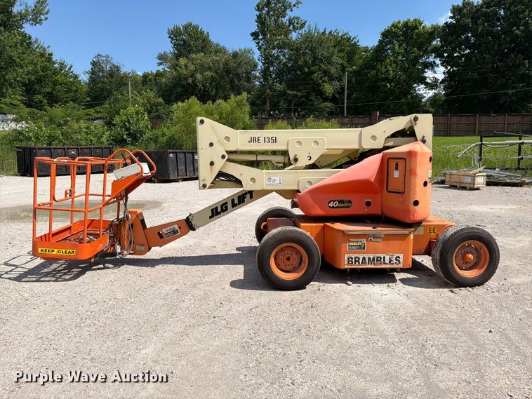 image for item FI0272 1994 JLG 40 Electric boom lift