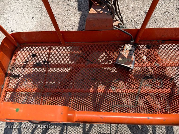 image for item FI0272 1994 JLG 40 Electric boom lift