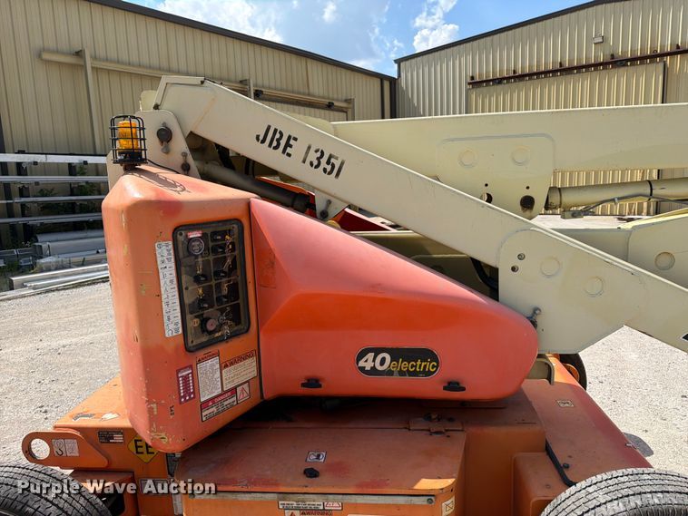 image for item FI0272 1994 JLG 40 Electric boom lift