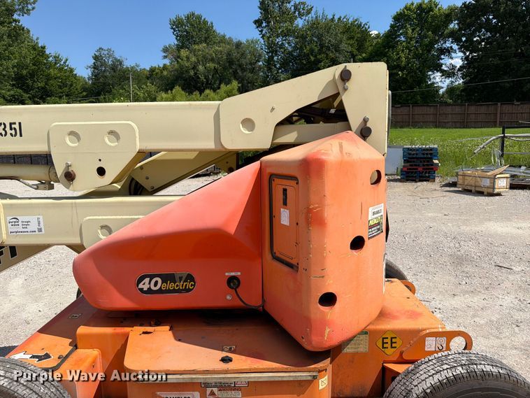 image for item FI0272 1994 JLG 40 Electric boom lift