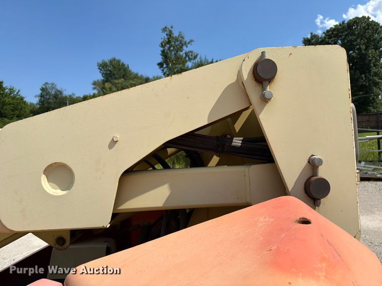 image for item FI0272 1994 JLG 40 Electric boom lift