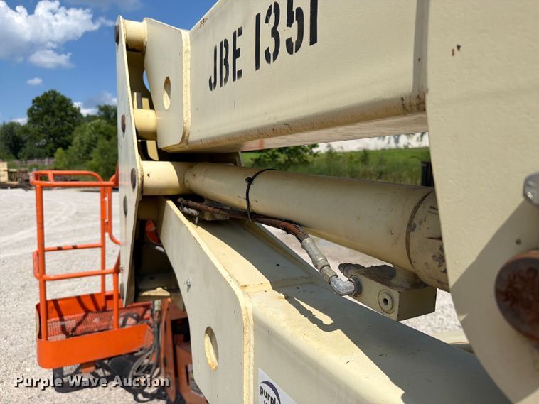 image for item FI0272 1994 JLG 40 Electric boom lift