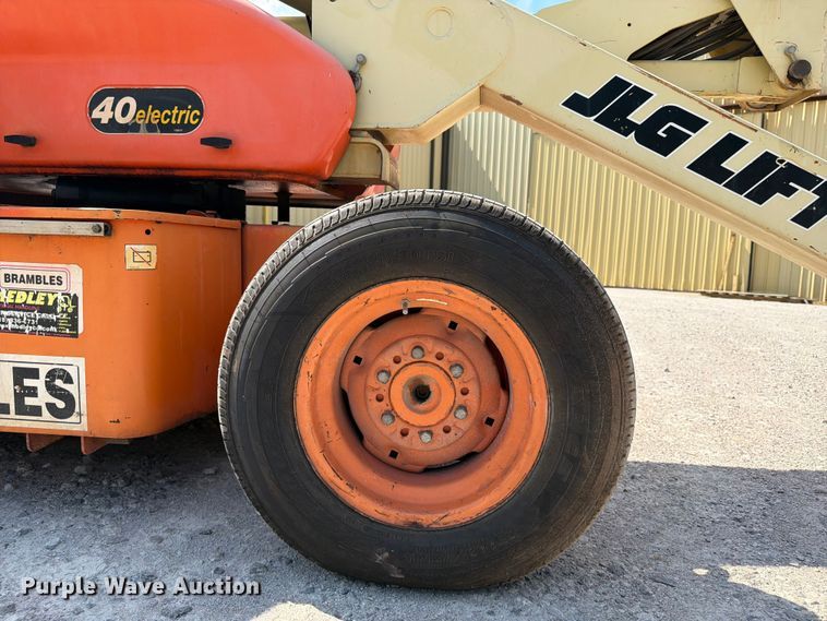 image for item FI0272 1994 JLG 40 Electric boom lift