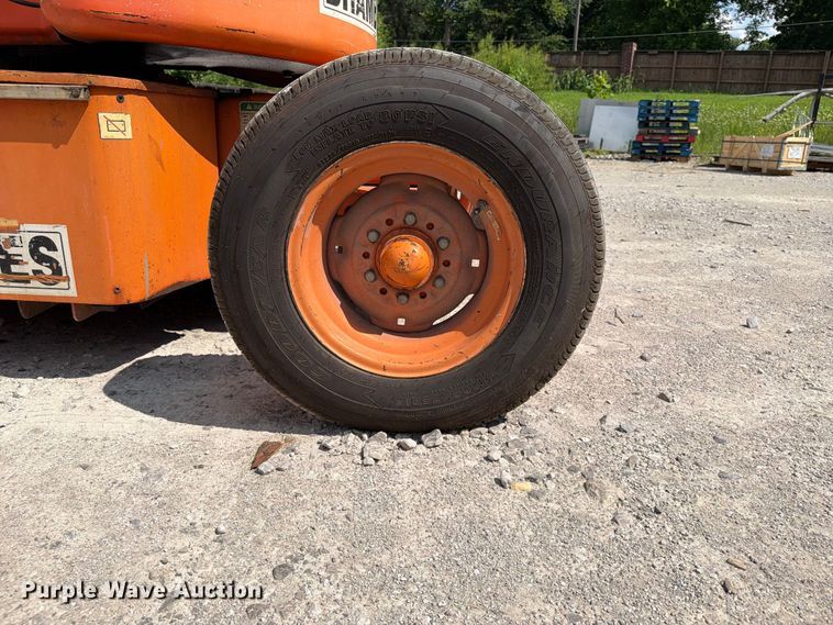 image for item FI0272 1994 JLG 40 Electric boom lift