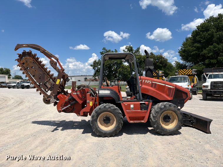 image for item FI0279 2003 Ditch Witch RT115 trencher