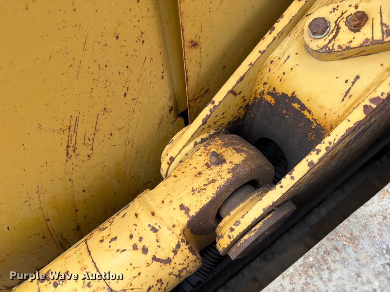 image for item FI1009 2008 Caterpillar D5K pipelayer