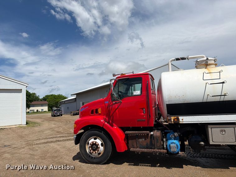 image for item FK0251 1999 Sterling LT vacuum truck