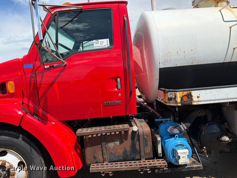 image for item FK0251 1999 Sterling LT vacuum truck