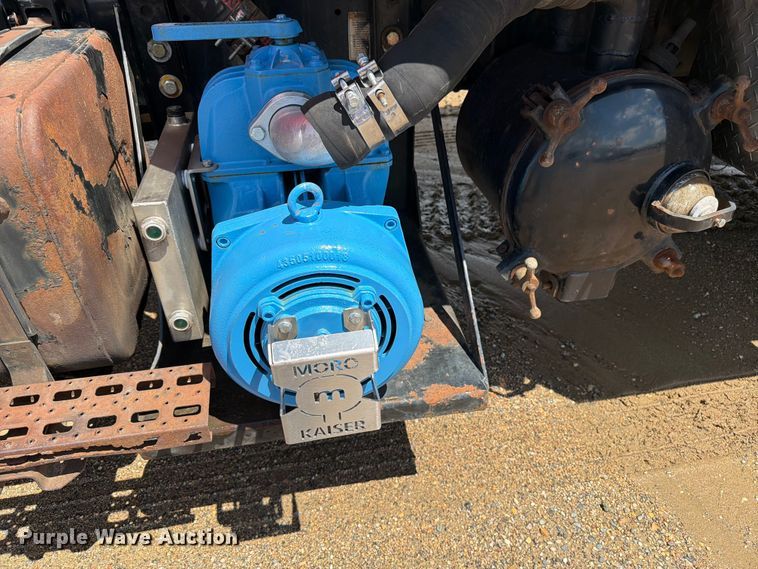 image for item FK0251 1999 Sterling LT vacuum truck