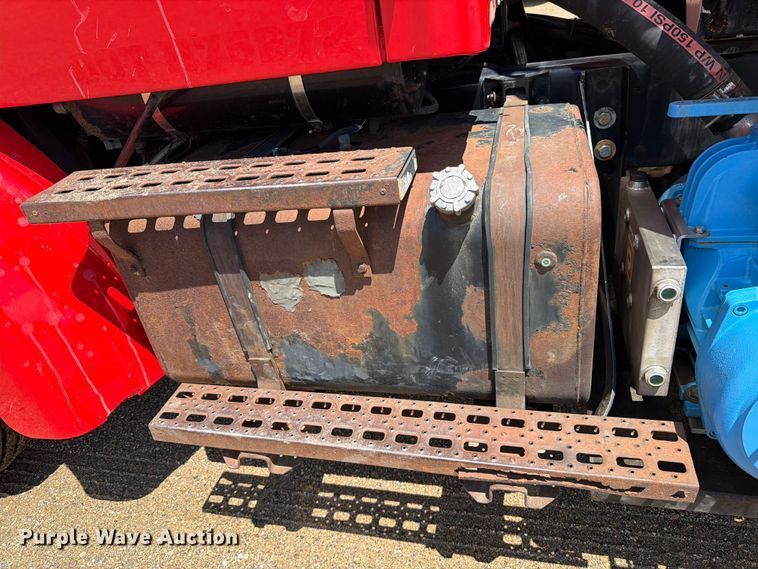 image for item FK0251 1999 Sterling LT vacuum truck