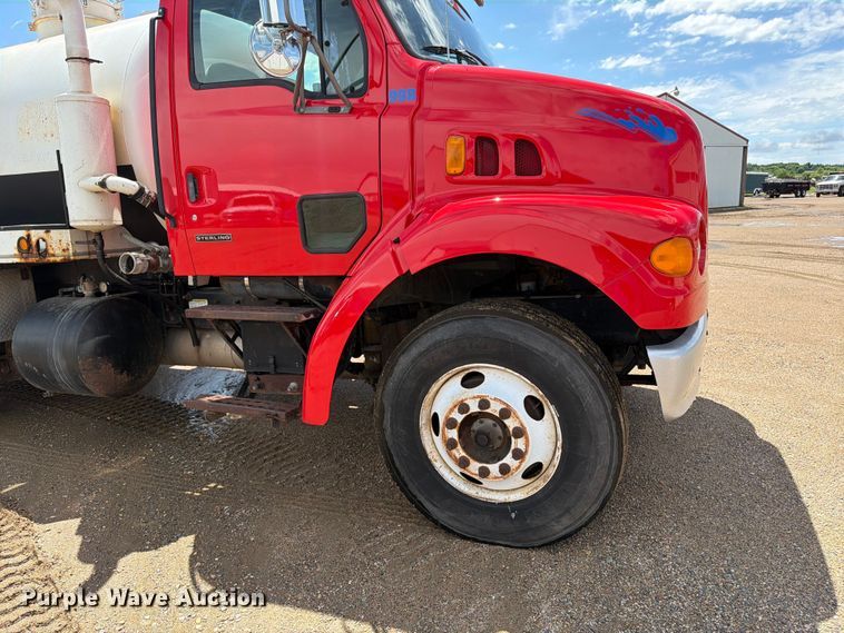 image for item FK0251 1999 Sterling LT vacuum truck