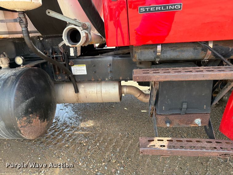 image for item FK0251 1999 Sterling LT vacuum truck