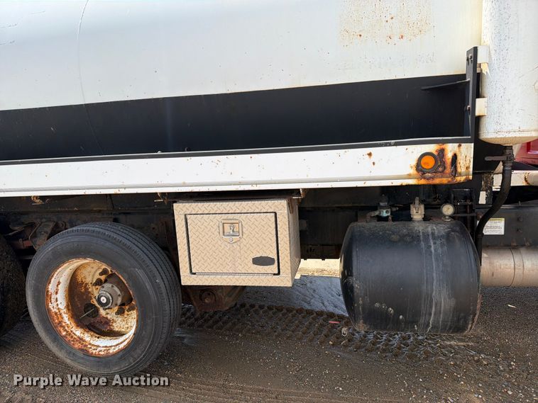 image for item FK0251 1999 Sterling LT vacuum truck