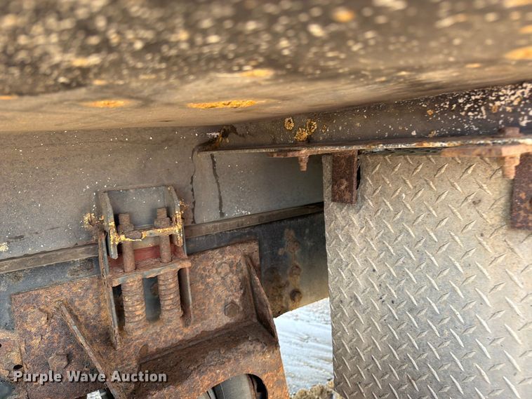 image for item FK0251 1999 Sterling LT vacuum truck