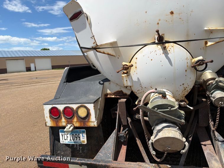 image for item FK0251 1999 Sterling LT vacuum truck