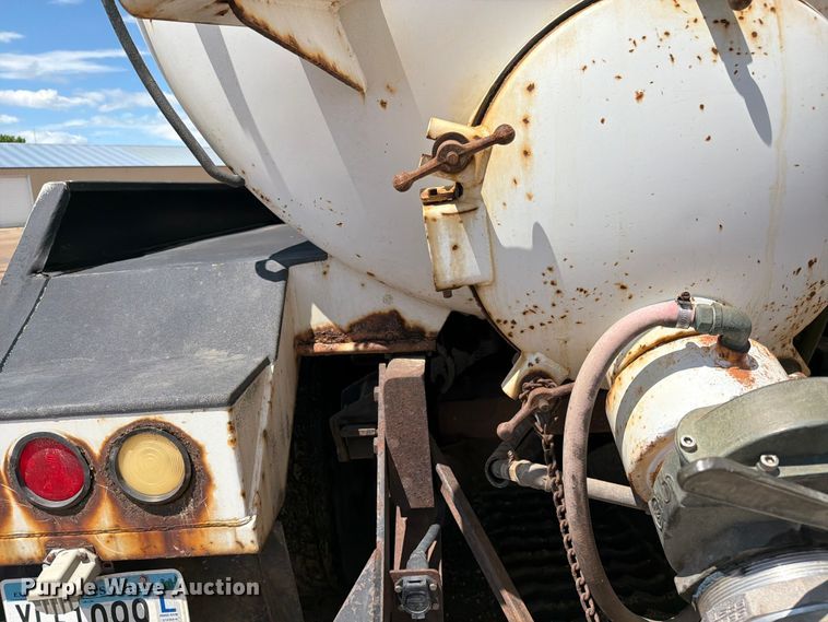 image for item FK0251 1999 Sterling LT vacuum truck