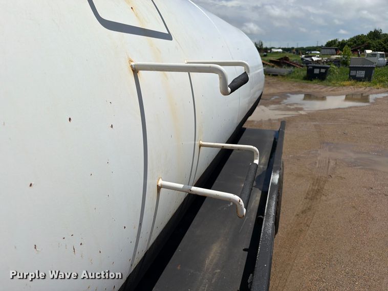 image for item FK0251 1999 Sterling LT vacuum truck