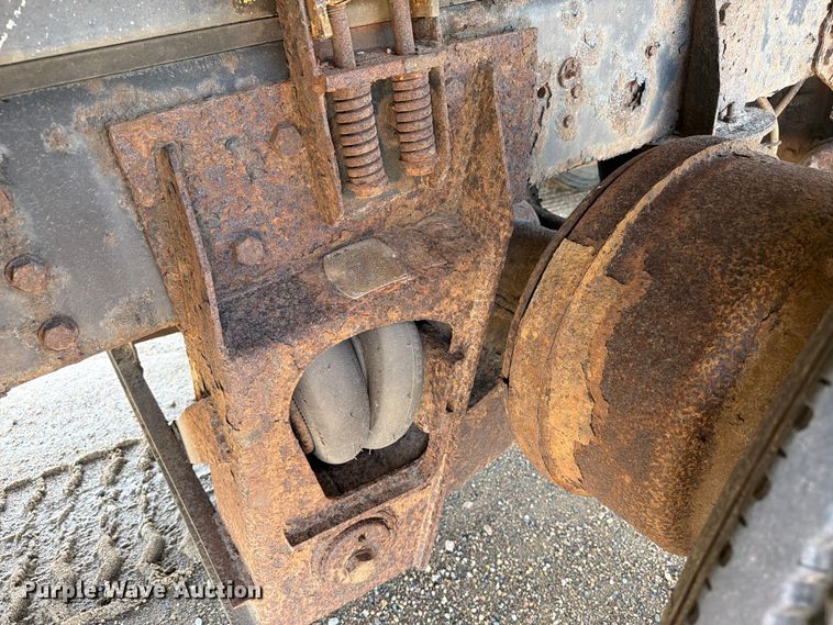 image for item FK0251 1999 Sterling LT vacuum truck