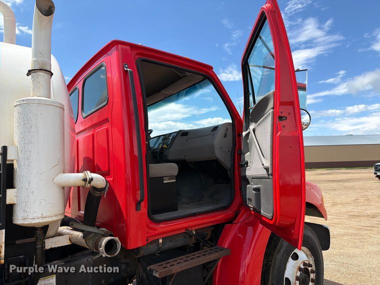 image for item FK0251 1999 Sterling LT vacuum truck