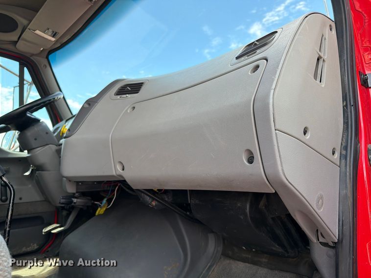 image for item FK0251 1999 Sterling LT vacuum truck