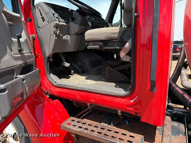 image for item FK0251 1999 Sterling LT vacuum truck