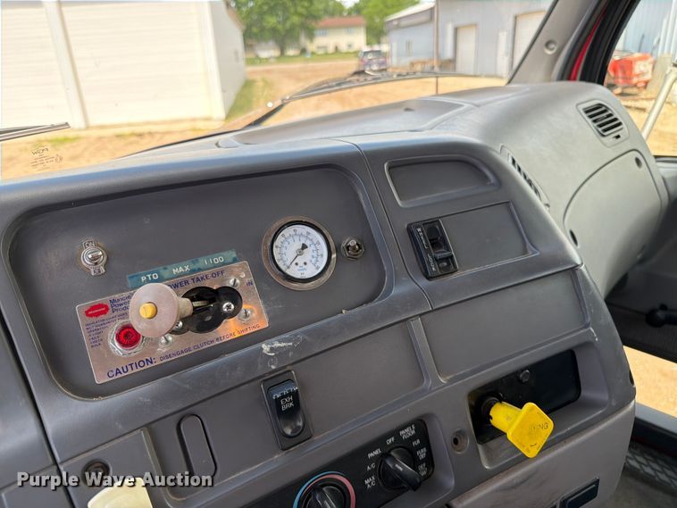 image for item FK0251 1999 Sterling LT vacuum truck