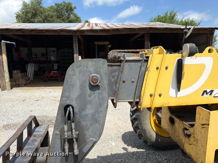 image for item FK3106 2007 New Holland M427 telehandler