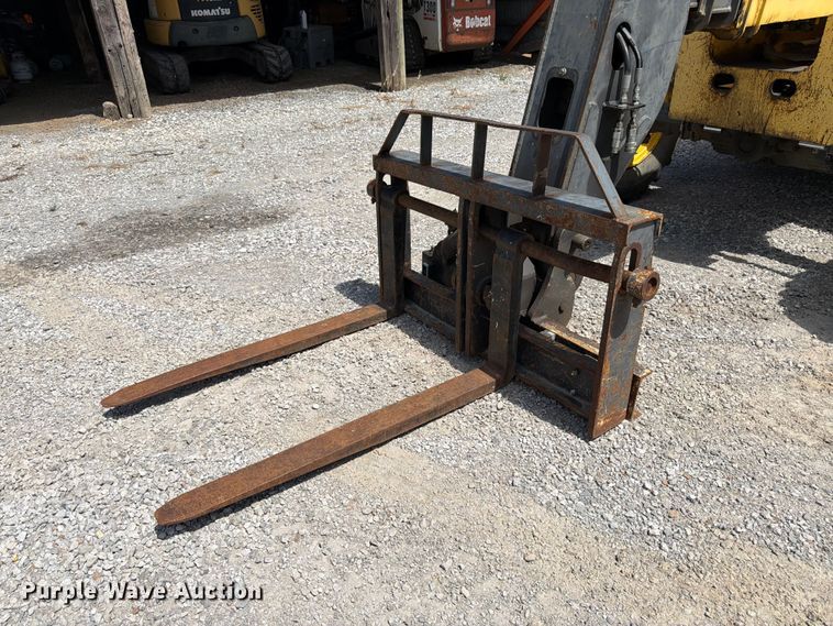 image for item FK3106 2007 New Holland M427 telehandler