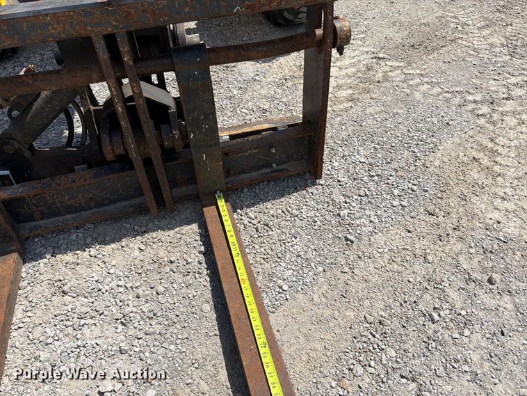 image for item FK3106 2007 New Holland M427 telehandler