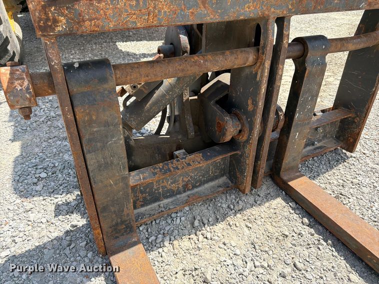 image for item FK3106 2007 New Holland M427 telehandler
