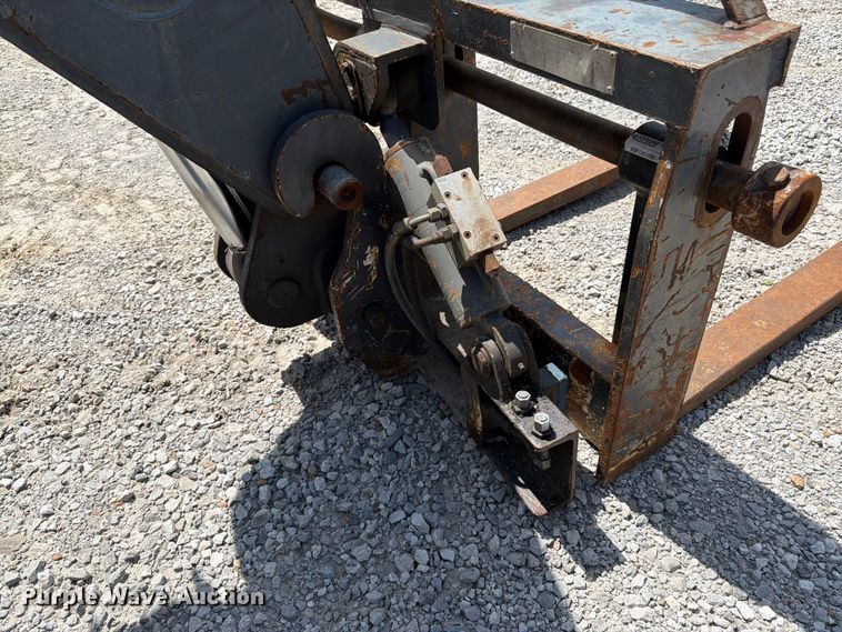image for item FK3106 2007 New Holland M427 telehandler