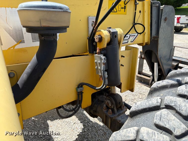 image for item FK3106 2007 New Holland M427 telehandler