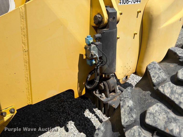 image for item FK3106 2007 New Holland M427 telehandler