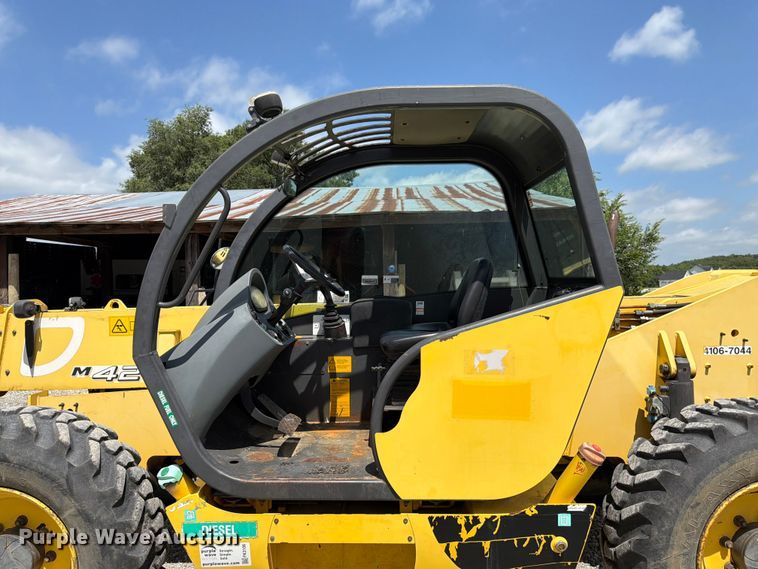 image for item FK3106 2007 New Holland M427 telehandler