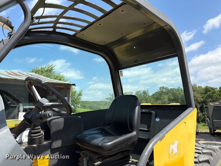 image for item FK3106 2007 New Holland M427 telehandler
