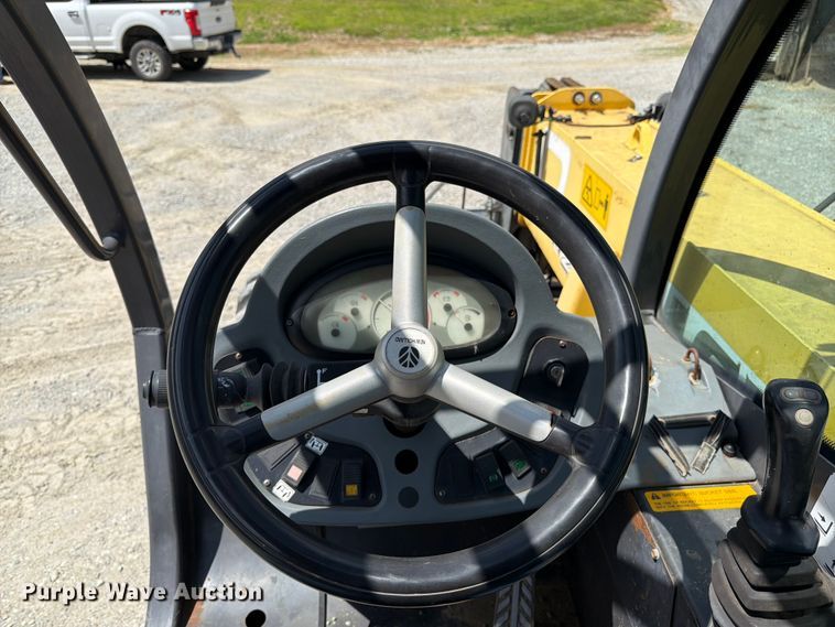 image for item FK3106 2007 New Holland M427 telehandler