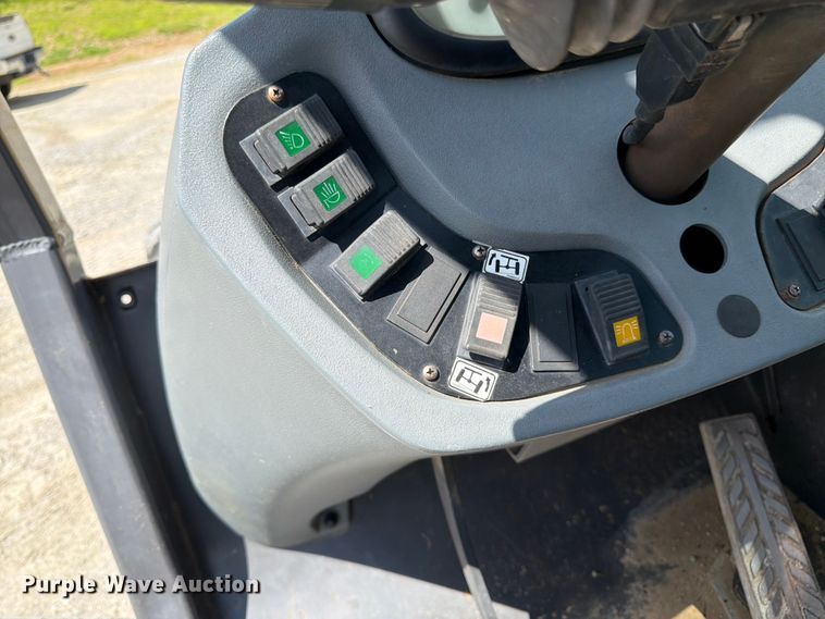 image for item FK3106 2007 New Holland M427 telehandler