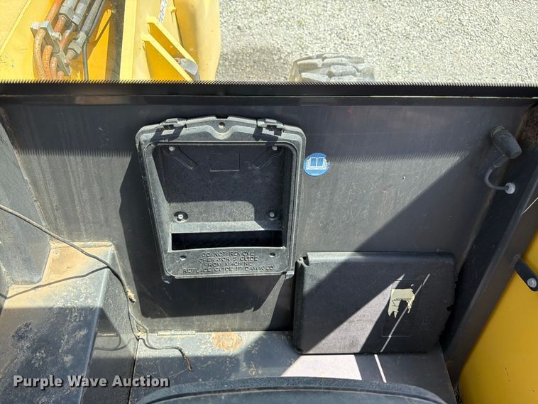 image for item FK3106 2007 New Holland M427 telehandler