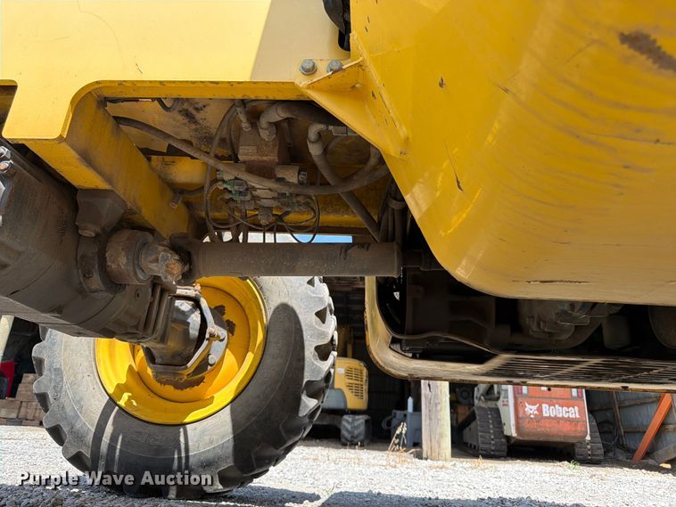 image for item FK3106 2007 New Holland M427 telehandler