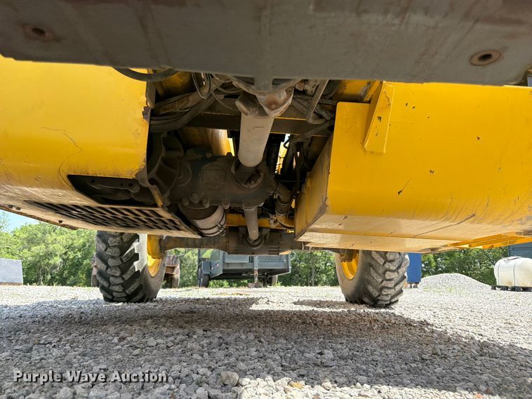 image for item FK3106 2007 New Holland M427 telehandler