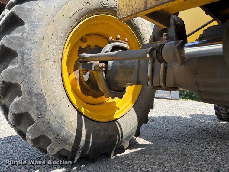 image for item FK3106 2007 New Holland M427 telehandler