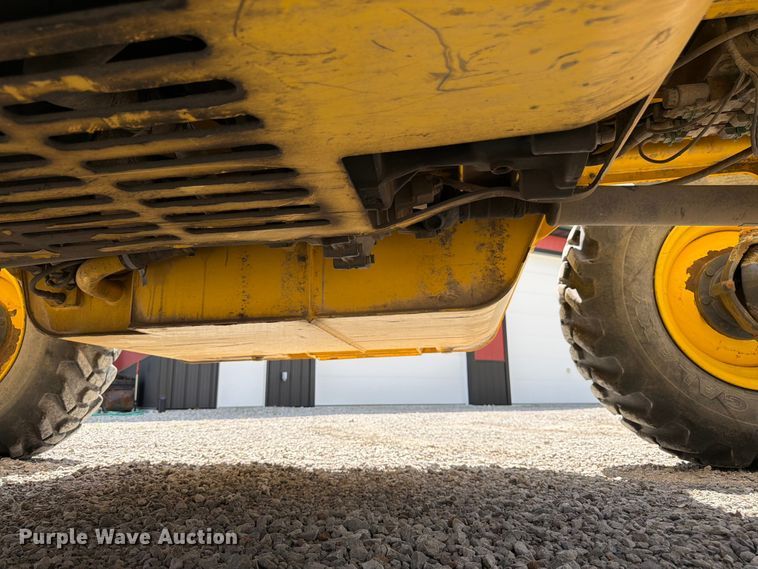 image for item FK3106 2007 New Holland M427 telehandler