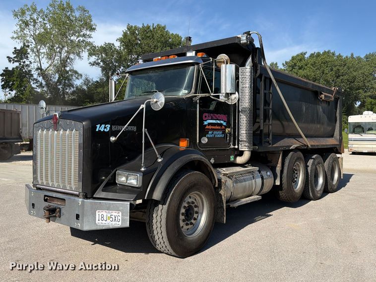 image for item FK3131 2013 Kenworth T800 dump truck
