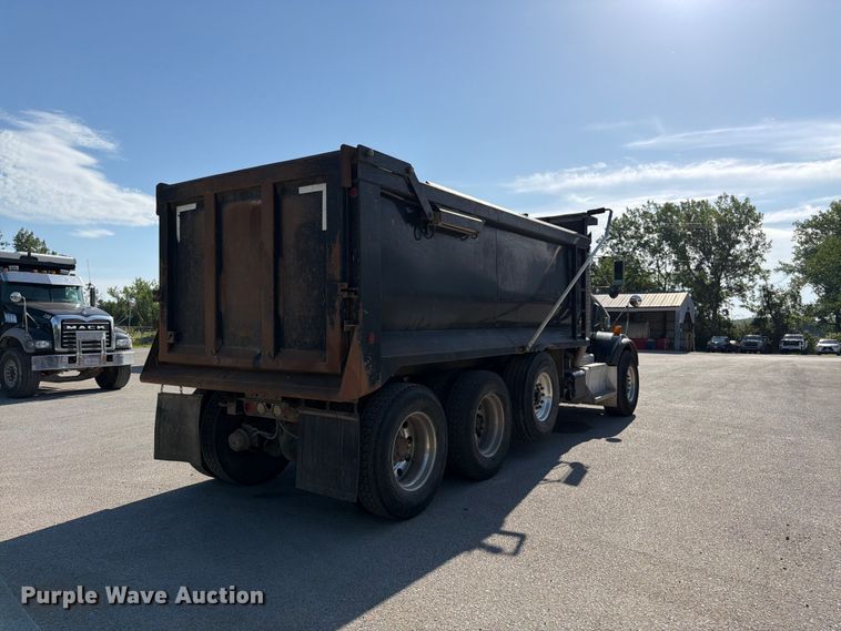 image for item FK3131 2013 Kenworth T800 dump truck
