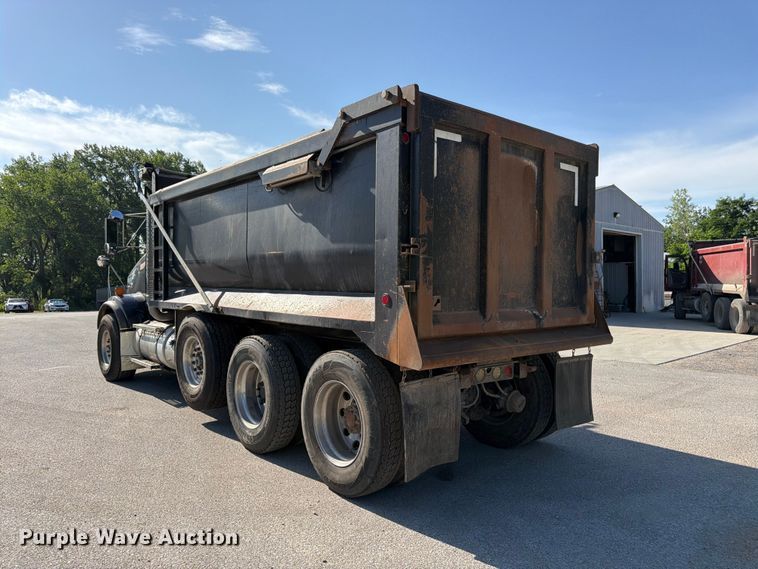 image for item FK3131 2013 Kenworth T800 dump truck
