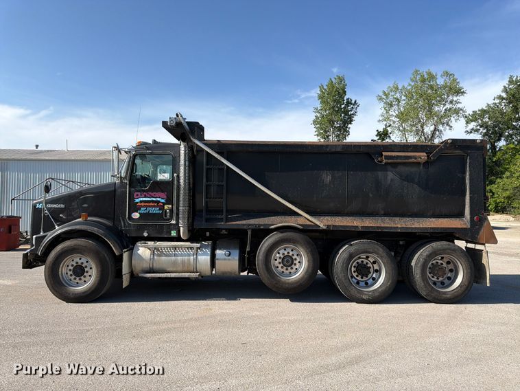 image for item FK3131 2013 Kenworth T800 dump truck