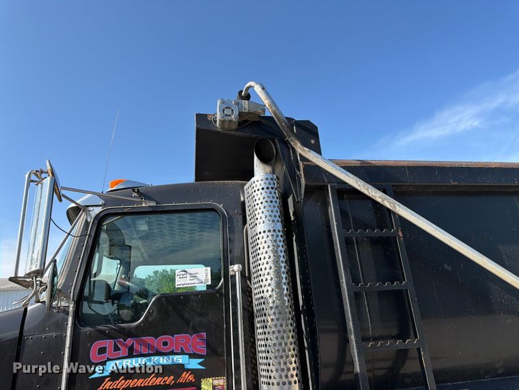 image for item FK3131 2013 Kenworth T800 dump truck