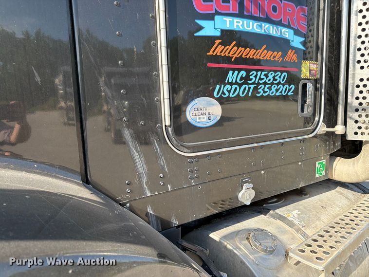 image for item FK3131 2013 Kenworth T800 dump truck