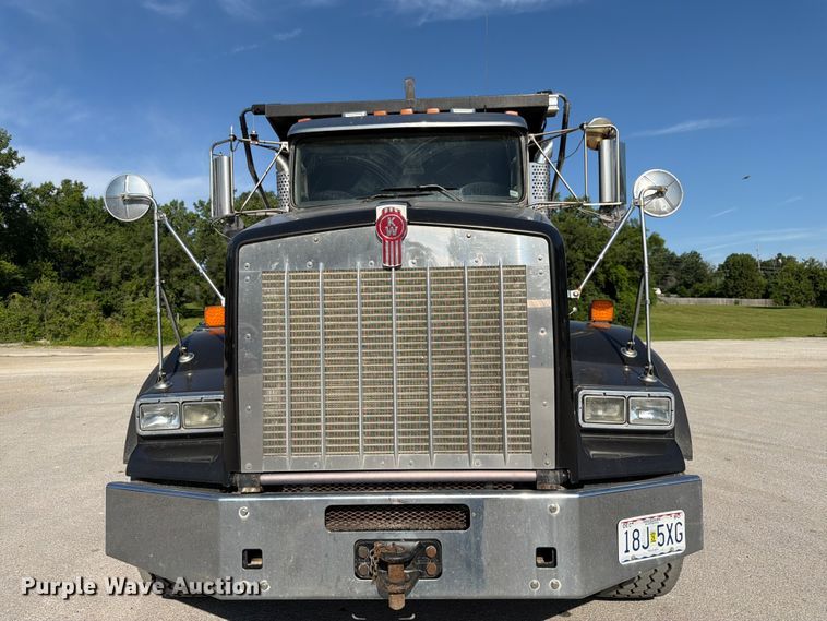 image for item FK3131 2013 Kenworth T800 dump truck